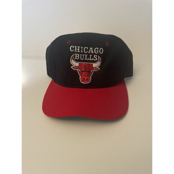 Vintgae Chicago Bulls Snapback Hat 90s NBA Official red and black - Picture 1 of 11
